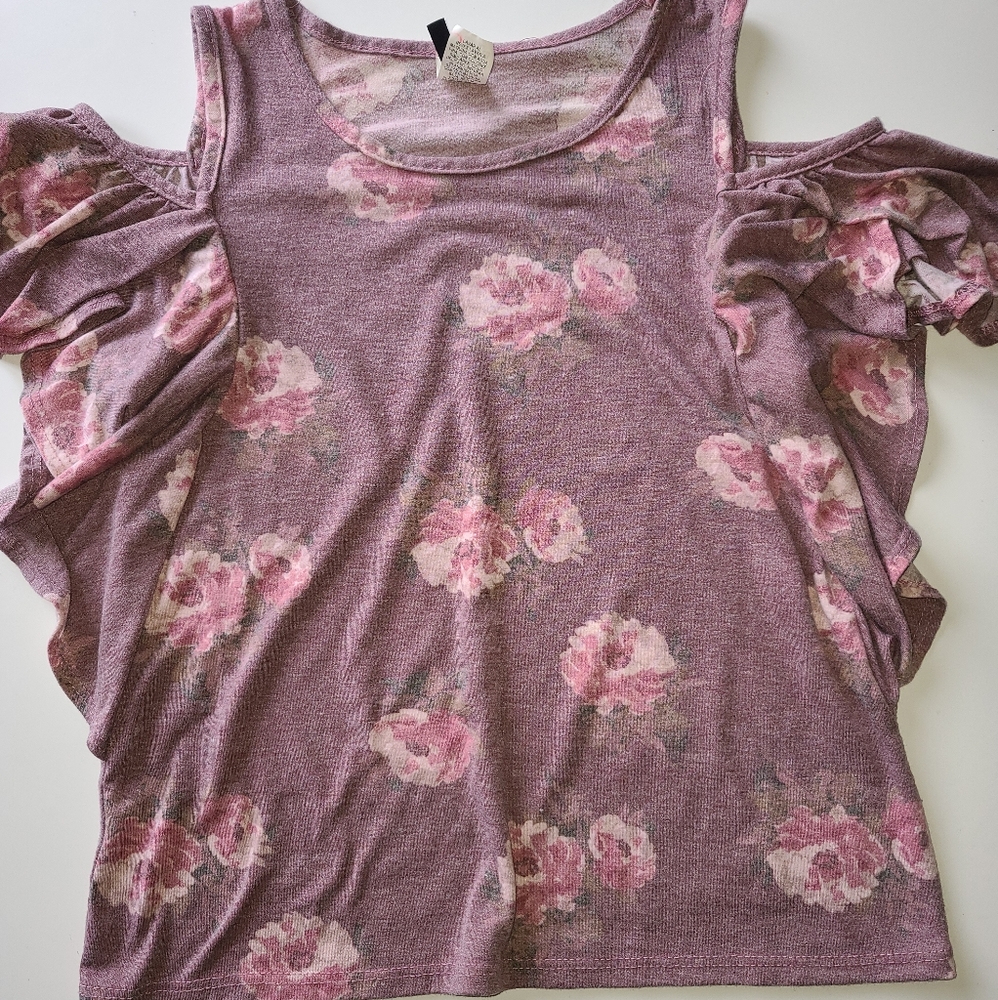 Insta Girl 14/16 peek a boo shoulder floral top